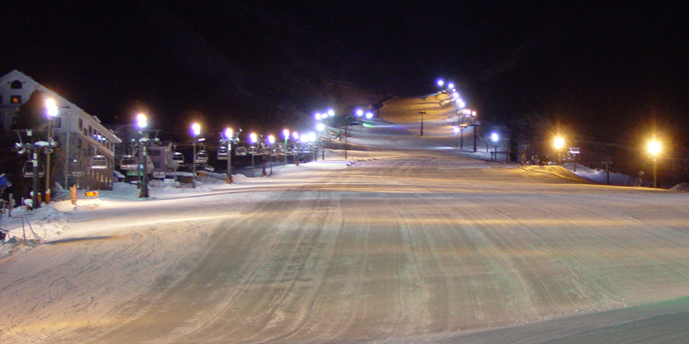 Hakuba Goryu Night Skiing on the Toomi Slope