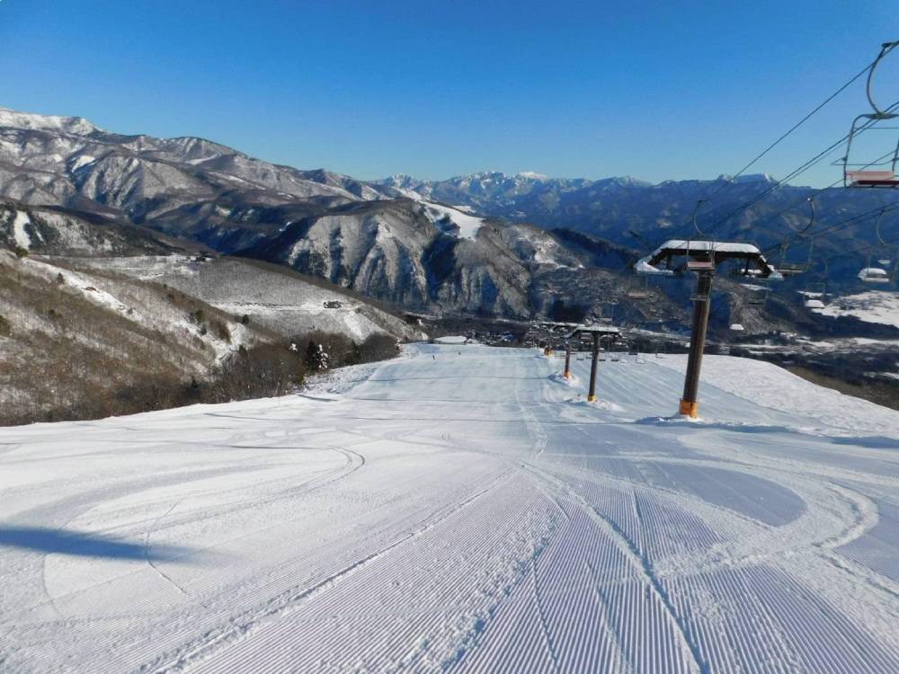 Empty early season slopes at Happo One 