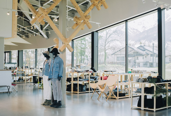 Hakuba Snow Peaks shop